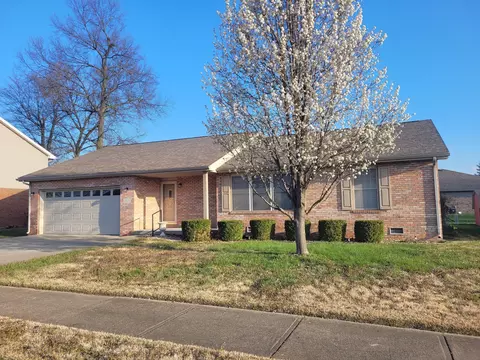 1309 Pin Oak Dr, Seymour, IN 47274