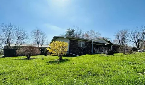 715 E Broadway St, Austin, IN 47102