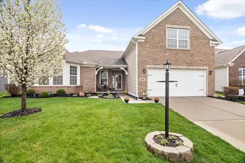 6247 Silver Leaf Dr, Zionsville, IN 46077