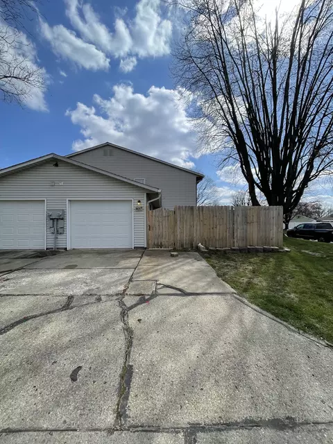 8017 Xenia Dr, Indianapolis, IN 46227