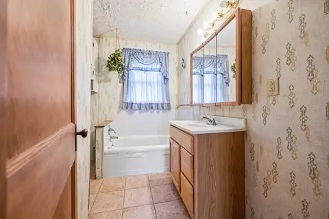 251 Smith St, Columbus, IN 47201 photo 23