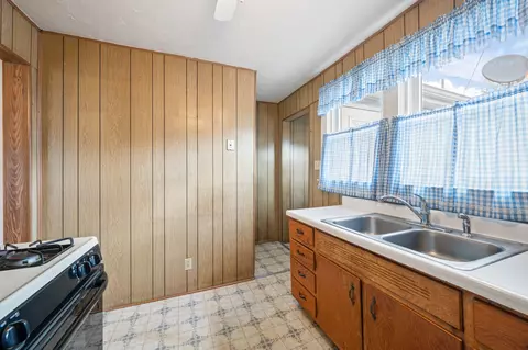251 Smith St, Columbus, IN 47201 photo 17
