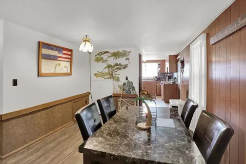 Dining - 231 Della Rd, Columbus, IN 47203 photo 4 of 5