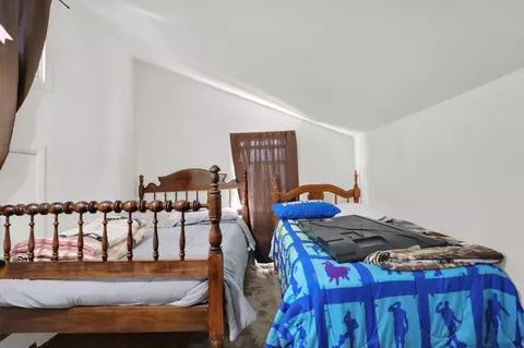 Bedroom - 231 Della Rd, Columbus, IN 47203 photo 6 of 9