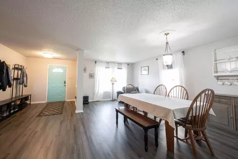 Dining - 9518 W Lantern Ln, Pendleton, IN 46064 photo 1 of 6