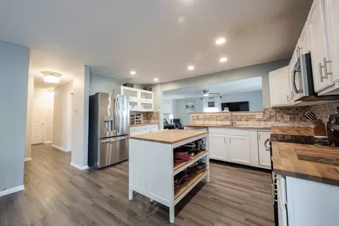 Kitchen - 9518 W Lantern Ln, Pendleton, IN 46064 photo 4 of 5