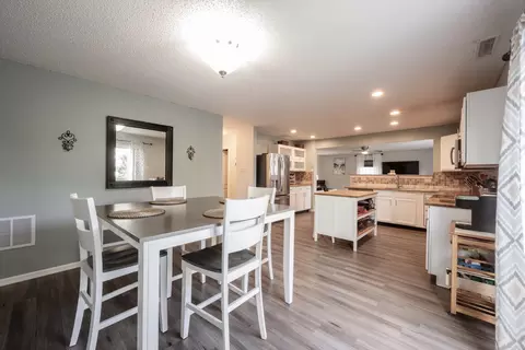 Dining - 9518 W Lantern Ln, Pendleton, IN 46064 photo 6 of 6