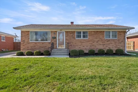 5551 Meadowood Dr, Indianapolis, IN 46224