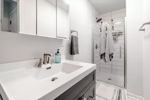 Bath - 2455 Centennary Dr, Carmel, IN 46032 photo 1 of 3