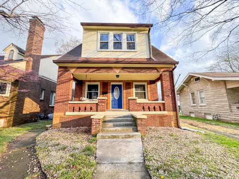 743 W Second St, Seymour, IN 47274