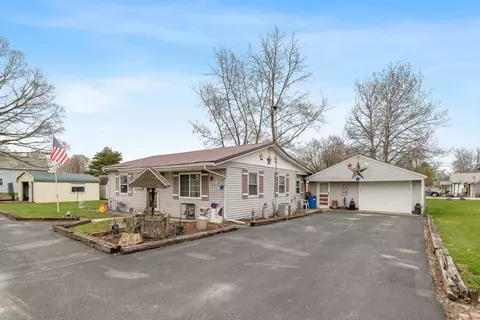 2505 N C St, Elwood, IN 46036