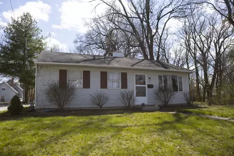 359 W Clinton St, Danville, IN 46122
