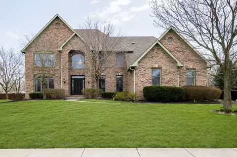13827 Smokey Ridge Dr, Carmel, IN 46033