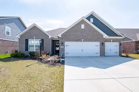 6089 Farlin Dr, Whitestown, IN 46075