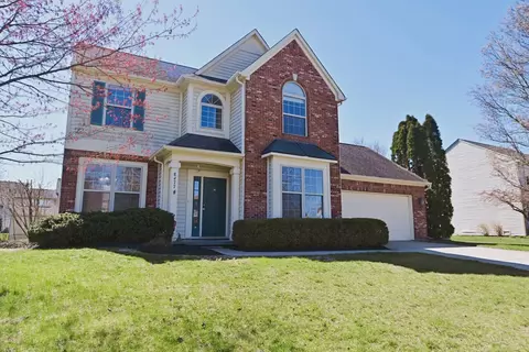 8477 Ardennes Dr, Fishers, IN 46038