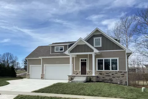 5286 Stonehaven Ln, Columbus, IN 47201