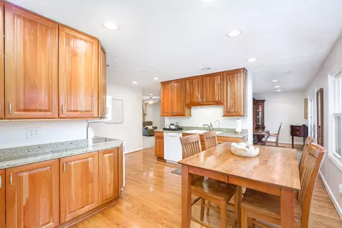 Kitchen - 574 Memory Ln, Carmel, IN 46032 photo 2 of 3