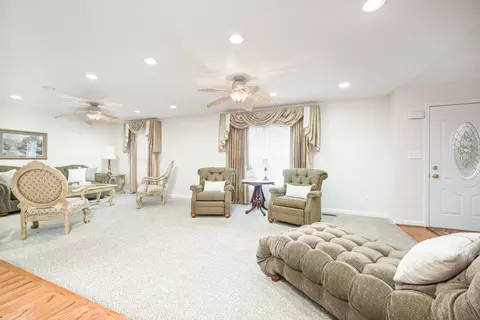 Living - 574 Memory Ln, Carmel, IN 46032 photo 2 of 10
