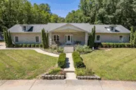 9509 Collie Rd, Terre Haute, IN 47802