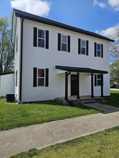 208 N East St, Carthage, IN 46115
