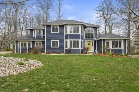 203 Lakeshore Dr, Batesville, IN 47006