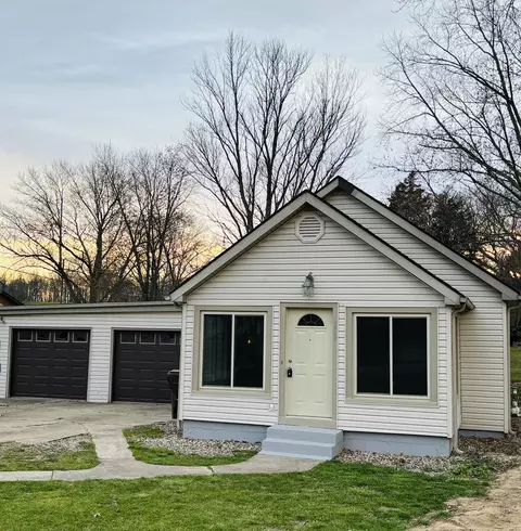 209 S Eugene Ave, Cayuga, IN 47928