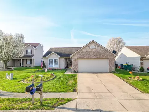 1157 Grassy Creek Cir, Franklin, IN 46131