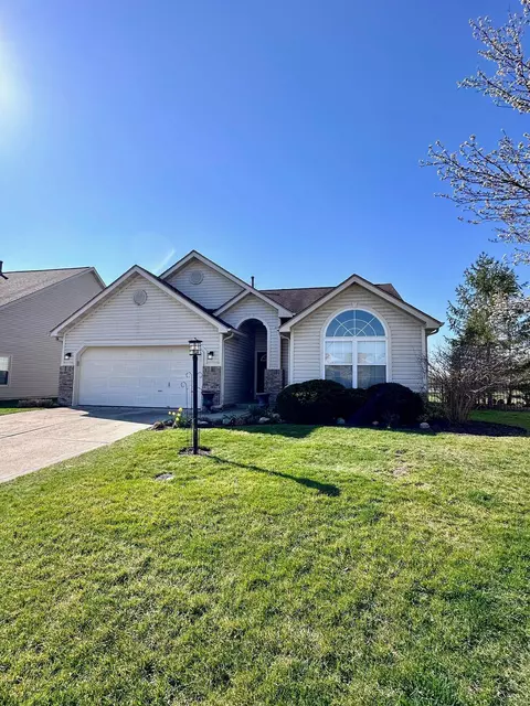 5825 Applegate Ct, Carmel, IN 46033