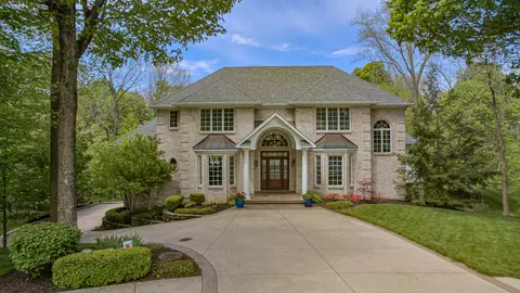 6145 Creekside Ct, Avon, IN 46123