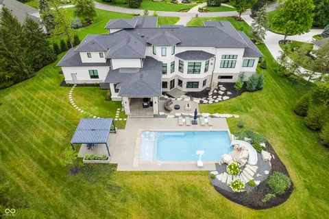 451 Breakwater Dr, Fishers, IN 46037
