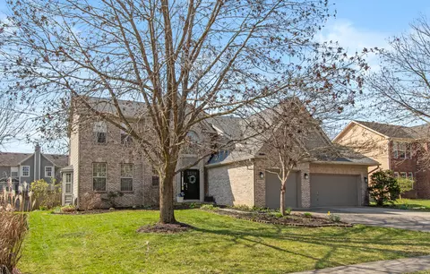10857 Pine Bluff Dr, Fishers, IN 46037