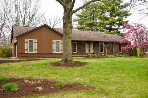 1638 Locust Ln, Avon, IN 46123