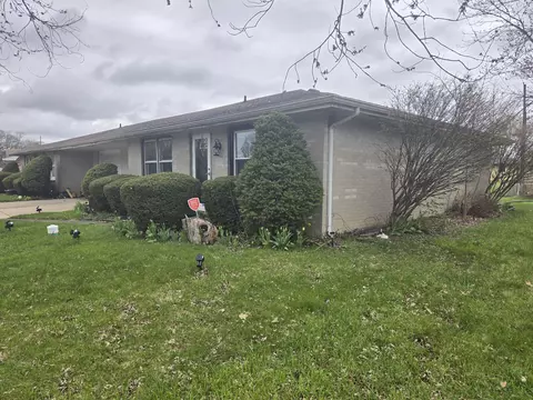 704 Mellen Dr, Anderson, IN 46013