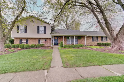 8703 Deer Run Dr, Indianapolis, IN 46256