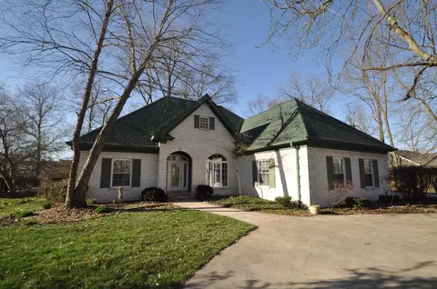 815 Millerwood Dr, Lebanon, IN 46052