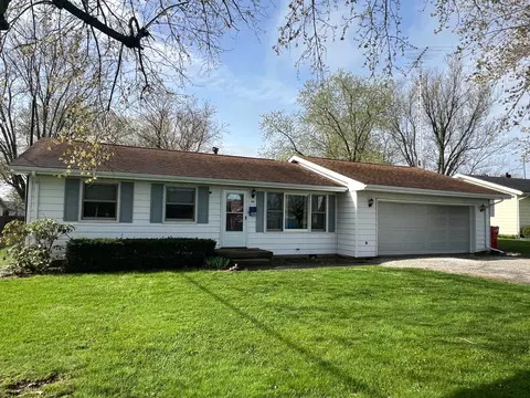 905 Oak Dr, Rockville, IN 47872