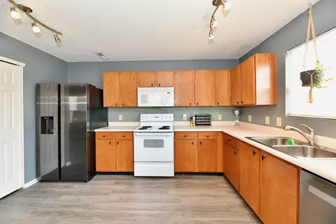 8332 S Canoe Trl, Pendleton, IN 46064 photo 8