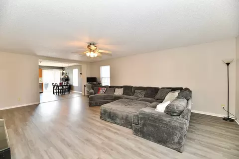 8332 S Canoe Trl, Pendleton, IN 46064 photo 3