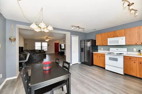 8332 S Canoe Trl, Pendleton, IN 46064 photo 10