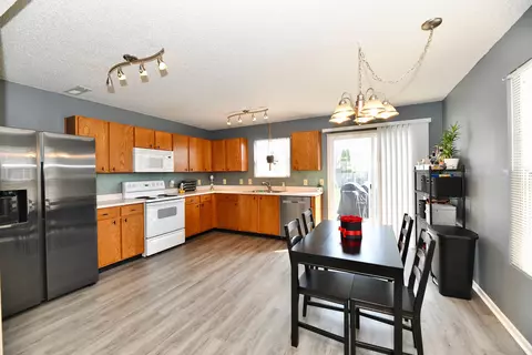 8332 S Canoe Trl, Pendleton, IN 46064 photo 6