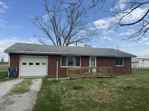 5705 N Sandy Creek Dr, Seymour, IN 47274