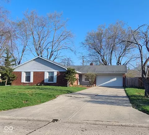 3230 Meadowcrest Dr, Anderson, IN 46011