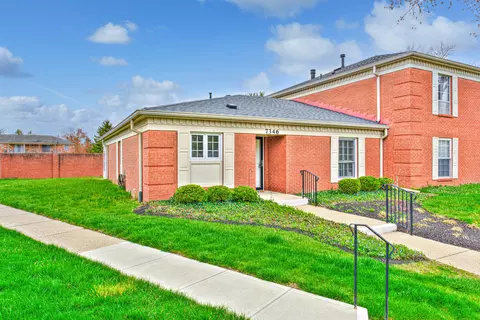 7346 Lions Head Dr #19-1, Indianapolis, IN 46260