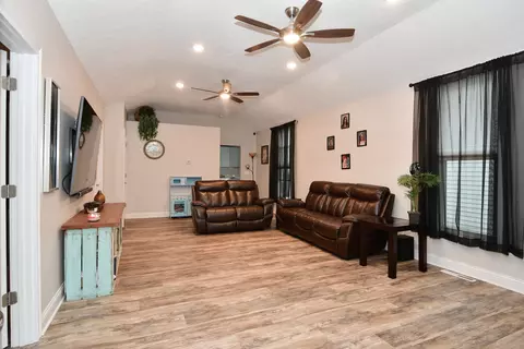 1364 S 9th St, Noblesville, IN 46060