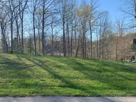 130 Pine Lake Cir, Nashville, IN 47448