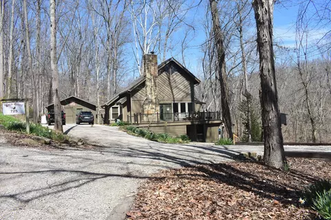725 Helmsburg Rd, Nashville, IN 47448