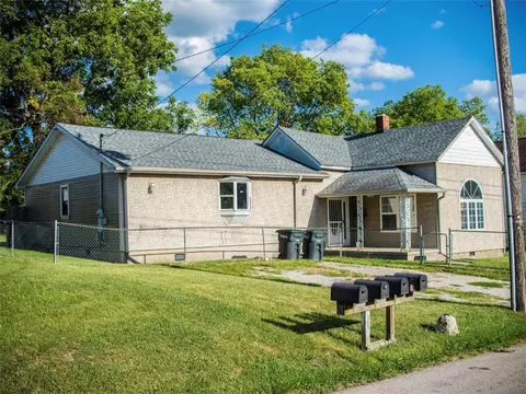 1014 N Macedonia Ave, Muncie, IN 47303