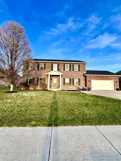 2421 Turnberry Dr, Lebanon, IN 46052