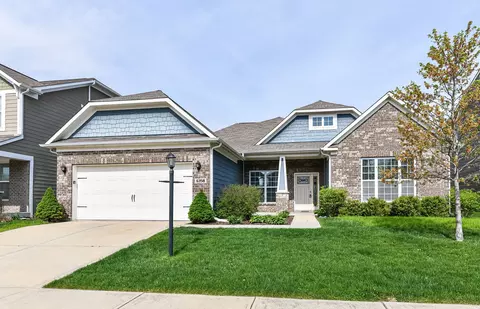 6358 Silver Leaf Dr, Zionsville, IN 46077