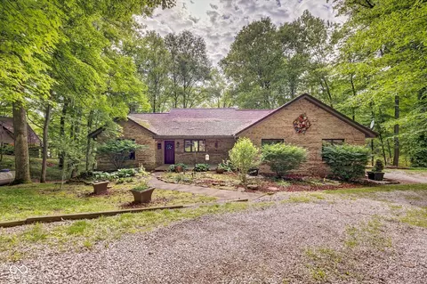 1291 Lakeside Dr, Spencer, IN 47460